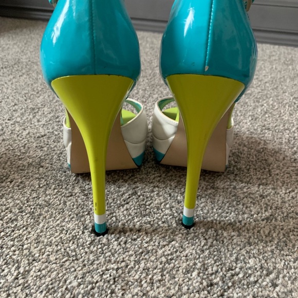 Platforms - Picture 5 of 5